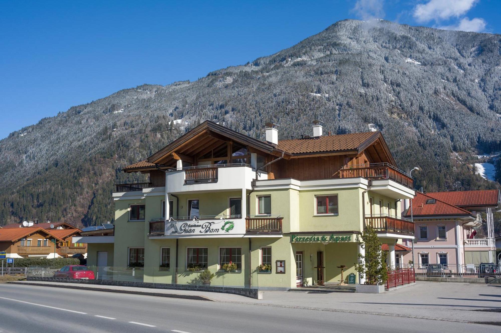 Apartments Zum Grian Bam Ried im Zillertal Exterior foto