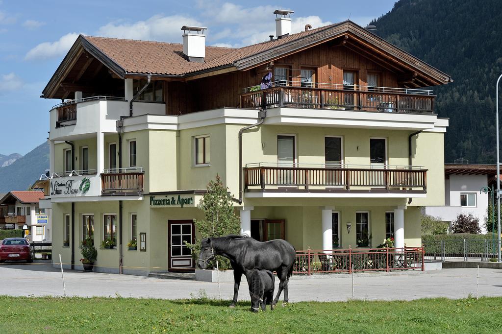 Apartments Zum Grian Bam Ried im Zillertal Cameră foto